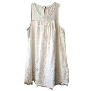 🪴2 For $20 🪴 Boho Lace Sleeveless Top Keyhole Detail on Back